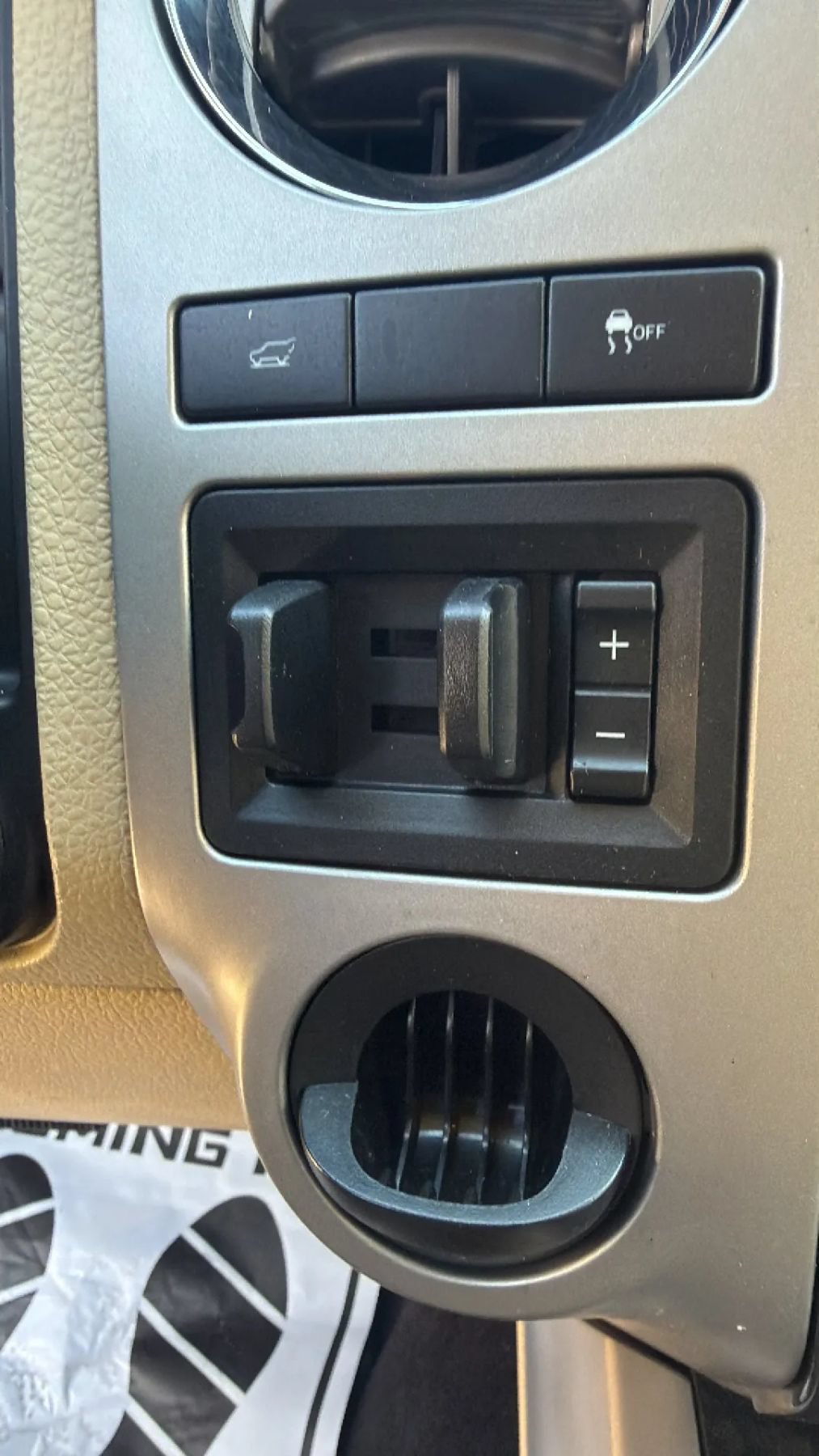 Used 2015 Ford Expedition Limited w/ Equipment Group 301A RWD image 22