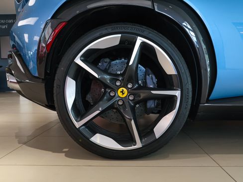 Used 2025 Ferrari Purosangue AWD/4WD image 27