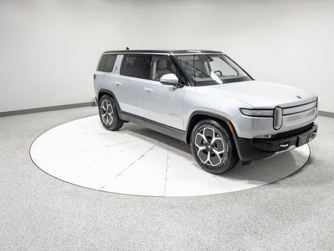 Used 2023 Rivian R1S Adventure AWD/4WD image 32