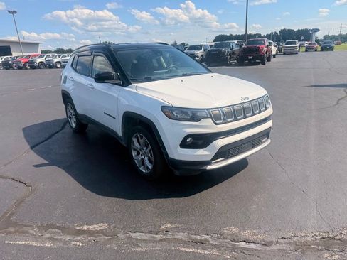 Used 2022 Jeep Compass Limited AWD/4WD image 3