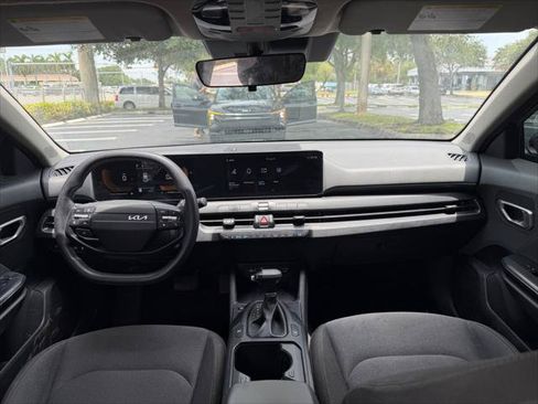 Used 2025 Kia K4 FWD image 21