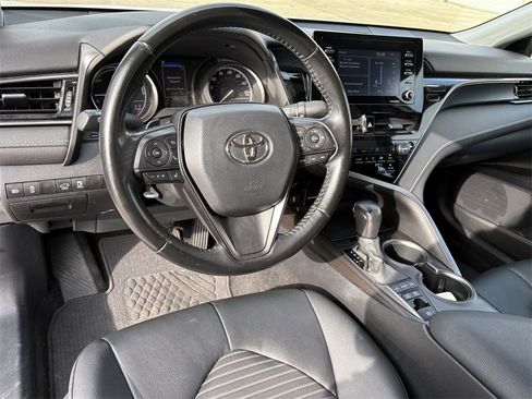 Used 2022 Toyota Camry SE image 14