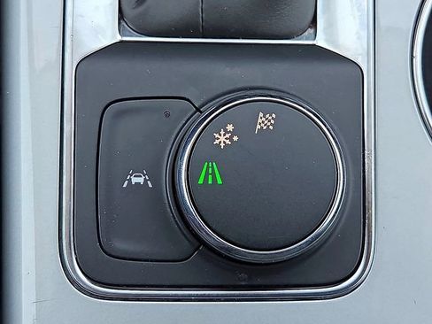Used 2025 Chevrolet Blazer LT FWD image 21