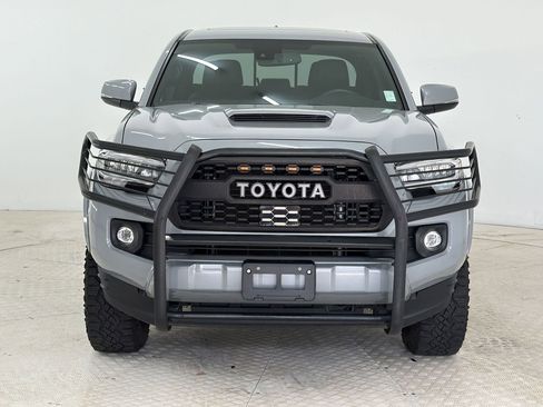 Used 2021 Toyota Tacoma TRD Sport w/ TRD Premium Sport Package AWD/4WD image 6