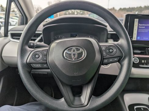 Used 2025 Toyota Corolla LE image 22