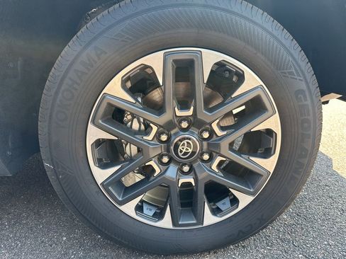 Used 2025 Toyota Tundra Limited image 33