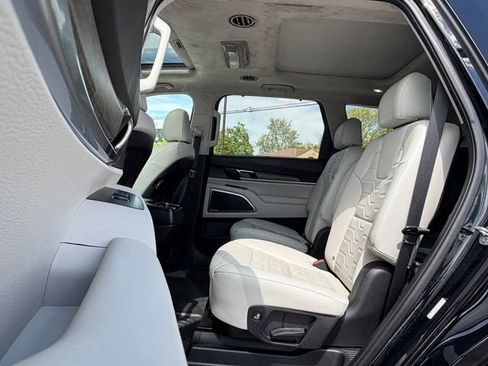 Used 2021 Kia Telluride SX w/ SX Prestige Package image 16