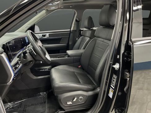 Used 2025 Hyundai Santa Fe Limited image 4