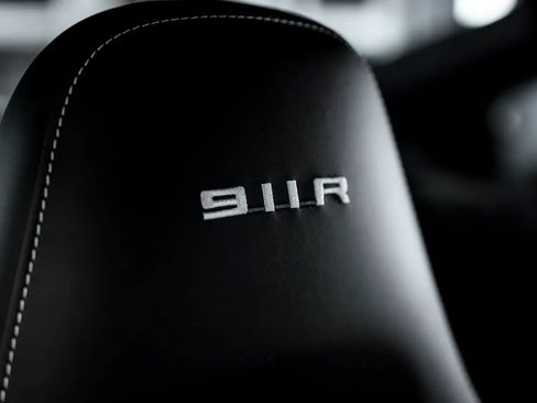 Used 2016 Porsche 911 R image 36