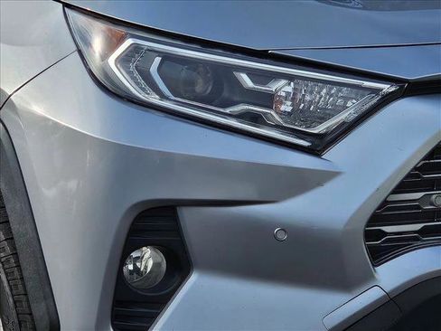 Used 2019 Toyota RAV4 Limited w/ Limited Grade Weather Package AWD/4WD image 3