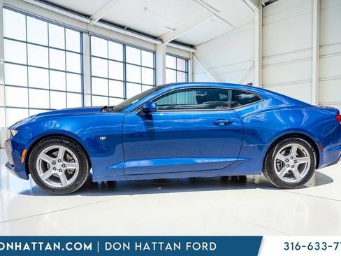 Used 2019 Chevrolet Camaro LT RWD image 2