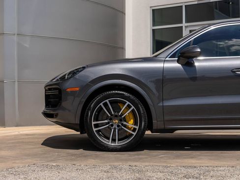 Used 2020 Porsche Cayenne Turbo AWD/4WD image 14