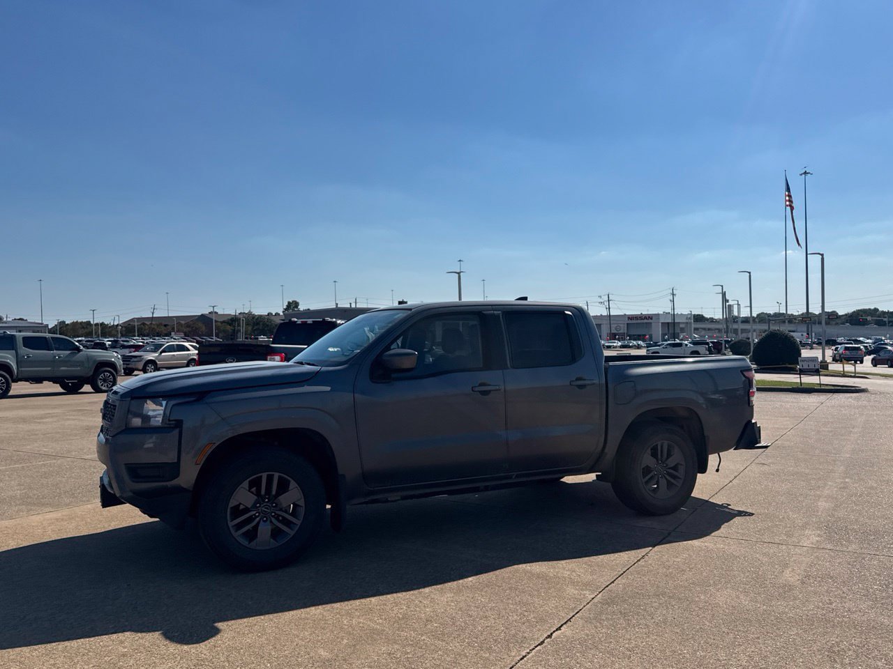 Used 2025 Nissan Frontier SV RWD image 17