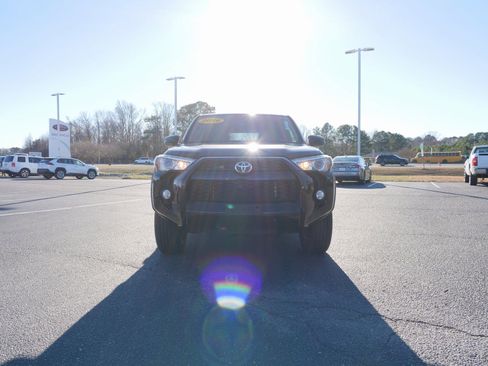 Used 2016 Toyota 4Runner SR5 image 9