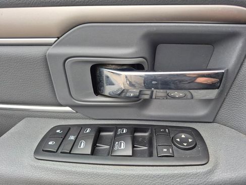 Used 2017 RAM 1500 Classic SLT image 15