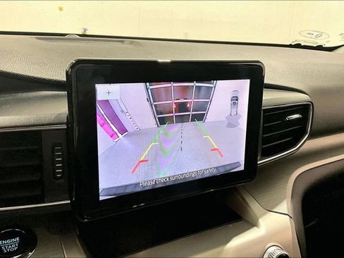 Used 2022 Ford Explorer XLT w/ XLT Sport Appearance Package image 14