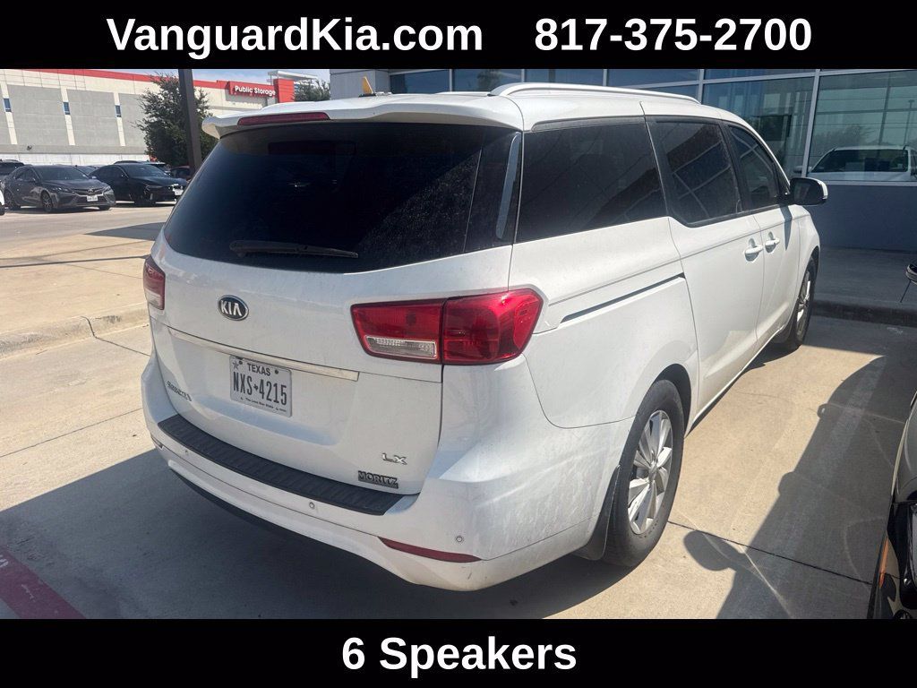 Used 2017 Kia Sedona LX w/ LX Essentials Premium Package FWD image 3