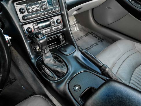 Used 2000 Chevrolet Corvette w/ Memory Pkg image 19