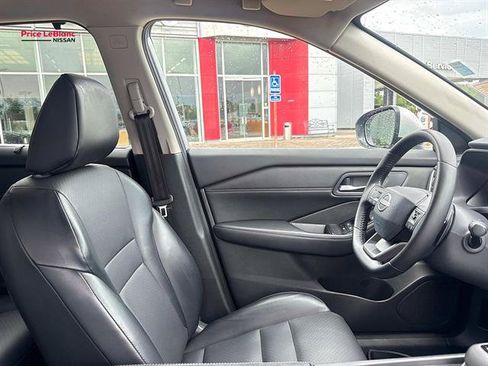 Used 2025 Nissan Rogue SV w/ SV Premium Package FWD image 11