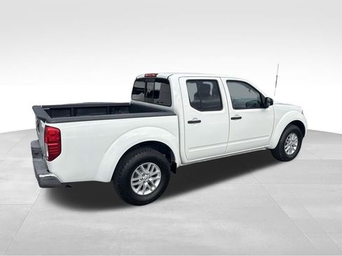 Used 2016 Nissan Frontier SV image 6