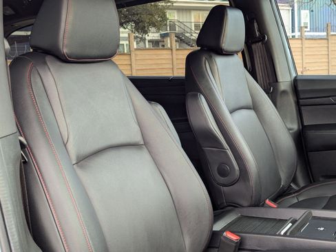 Used 2025 Honda Odyssey Sport-L image 24