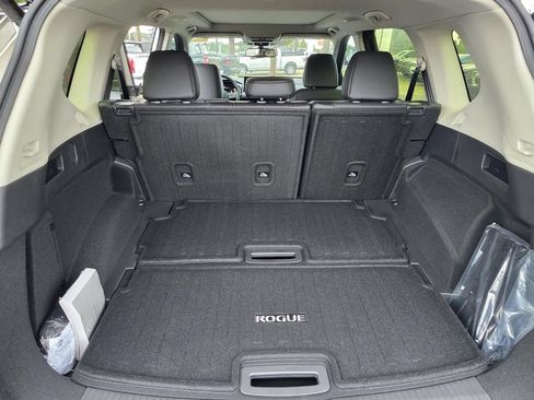 New 2026 Nissan Rogue Platinum AWD/4WD image 14