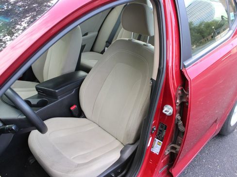 Used 2011 Kia Optima LX w/ Convenience Pkg FWD image 7