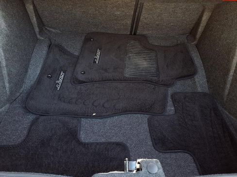 Used 2016 Dodge Challenger SRT image 39