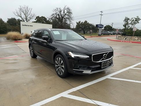 Certified 2023 Volvo V90 B6 Cross Country Plus image 8