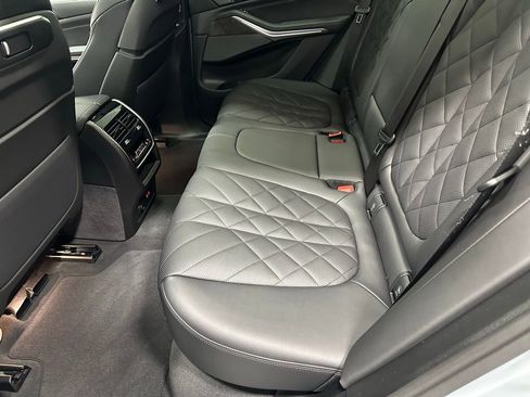 Used 2026 BMW X5 xDrive50e image 43