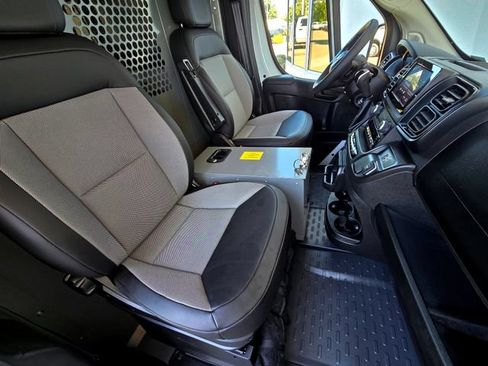 Used 2025 RAM ProMaster 2500 FWD image 10
