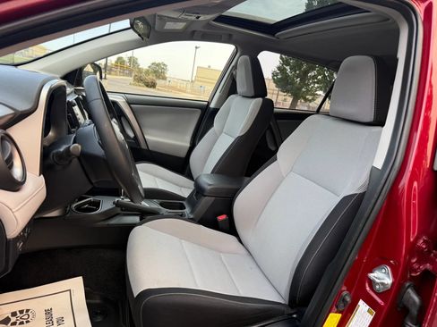 Used 2018 Toyota RAV4 XLE AWD/4WD image 14