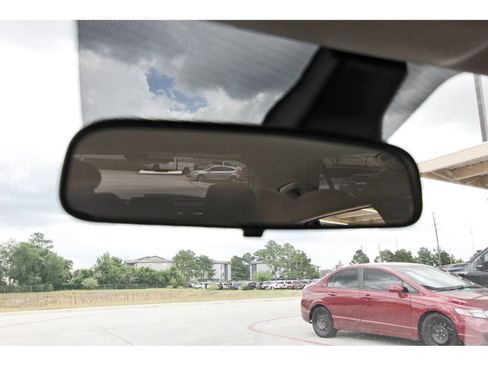 Used 2023 Hyundai Venue Limited w/ Cargo Package FWD image 24