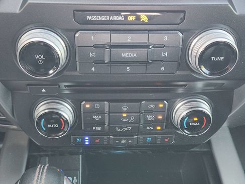 Used 2018 Ford F150 Platinum w/ Equipment Group 701A Luxury AWD/4WD image 18