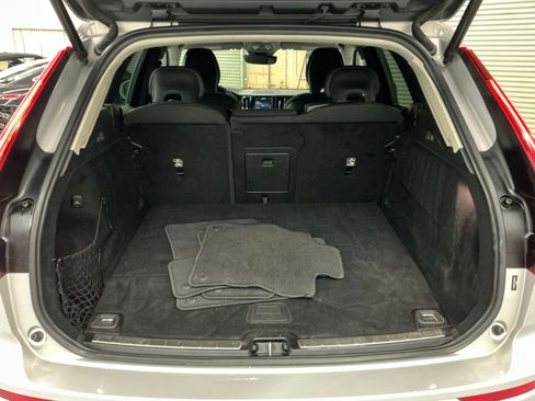 Used 2022 Volvo XC60 T8 Inscription Expression image 18