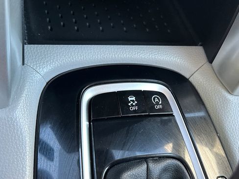 Used 2022 Toyota Corolla Cross L AWD/4WD image 30