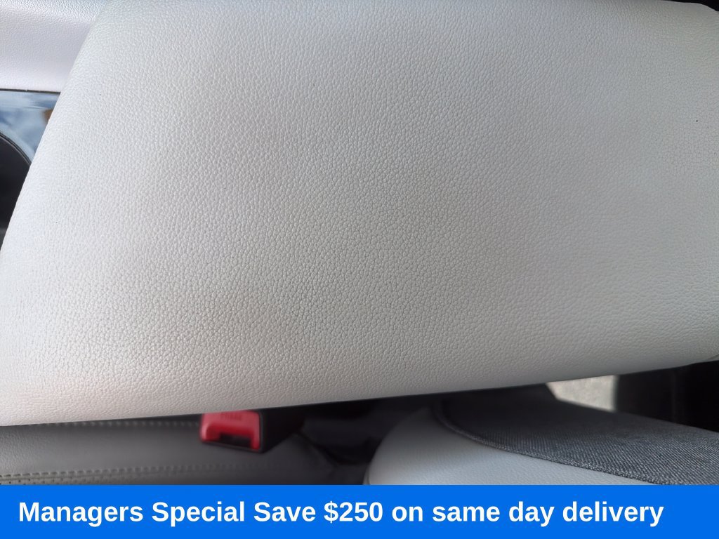 Used 2024 Hyundai Elantra Limited FWD image 22