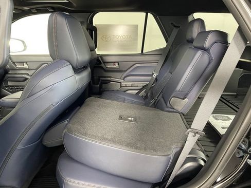 New 2026 Toyota 4Runner 4WD image 10