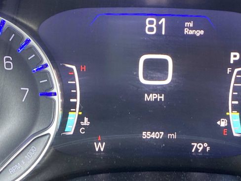Used 2024 Chrysler Pacifica Touring-L FWD image 29