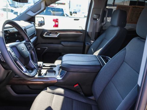 Used 2025 Chevrolet Silverado 1500 RST w/ Convenience Package II RWD image 17