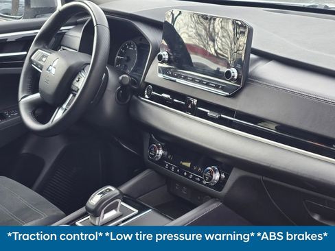 Used 2024 Mitsubishi Outlander SE image 9