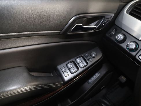 Used 2018 GMC Yukon SLT w/ HD Trailering Package AWD/4WD image 29