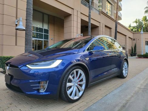 Used 2018 Tesla Model X 75D AWD/4WD image 5