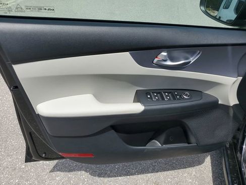 Certified 2022 Kia Forte LXS image 15