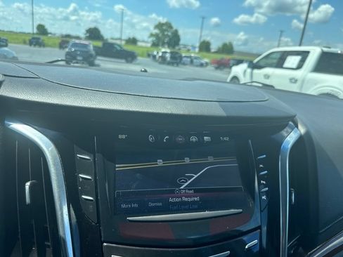 Used 2019 Cadillac Escalade ESV Luxury AWD/4WD image 19