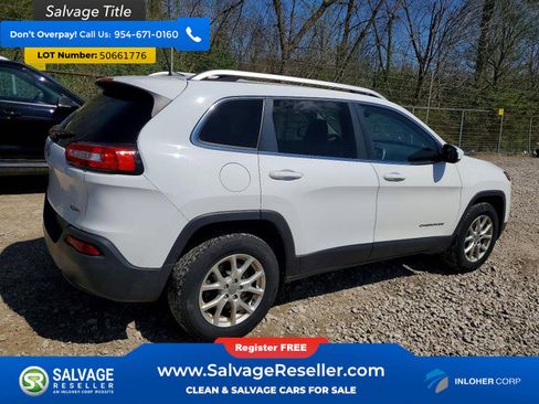 Used 2017 Jeep Cherokee Latitude w/ Cold Weather Group AWD/4WD image 4