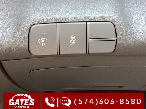 Used 2025 Hyundai Elantra SEL FWD image 21