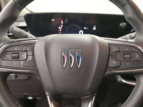 Used 2025 Buick Encore GX Preferred AWD/4WD image 29