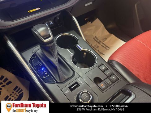 Used 2023 Toyota Highlander XSE AWD/4WD image 30