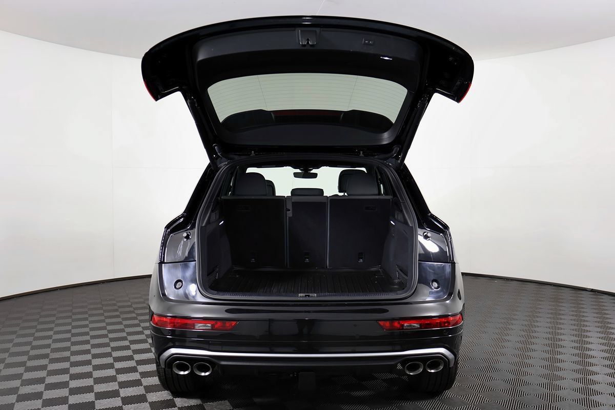 Used 2022 Audi SQ5 Premium Plus w/ Premium Plus Package AWD/4WD image 14